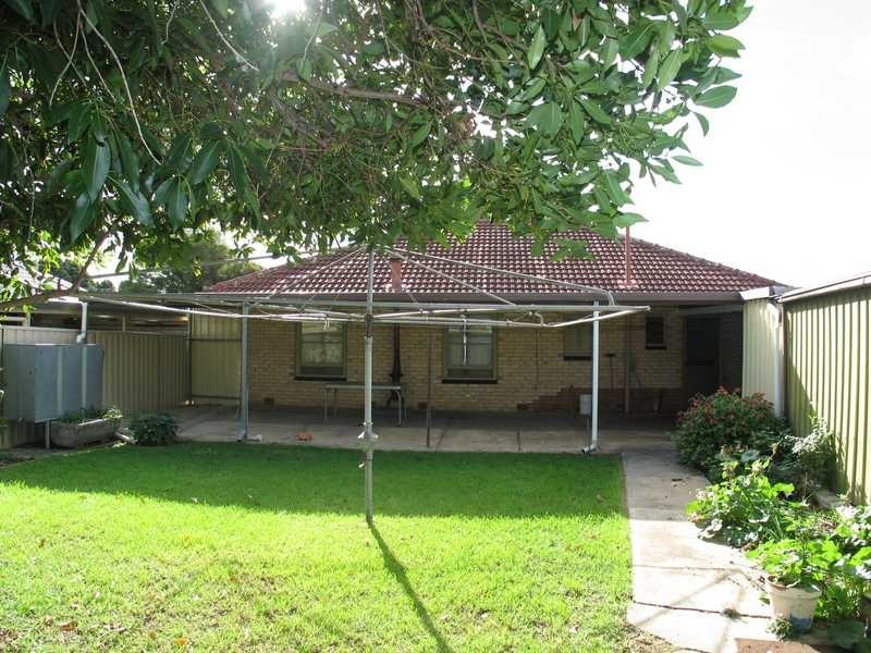 2 WOOD ROAD, Paradise SA 5075