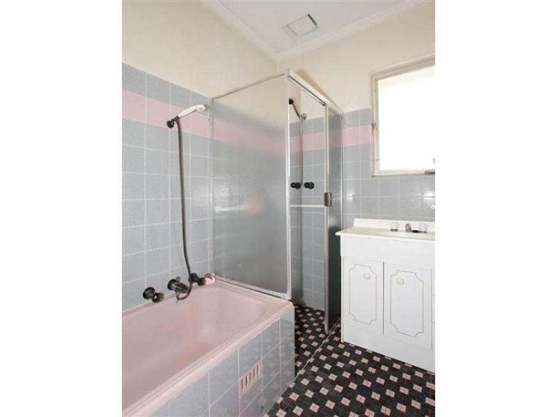 16 Geraldine Street, Valley View SA 5093