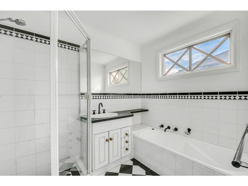 7 Thiele Grove, Kensington Park SA 5068