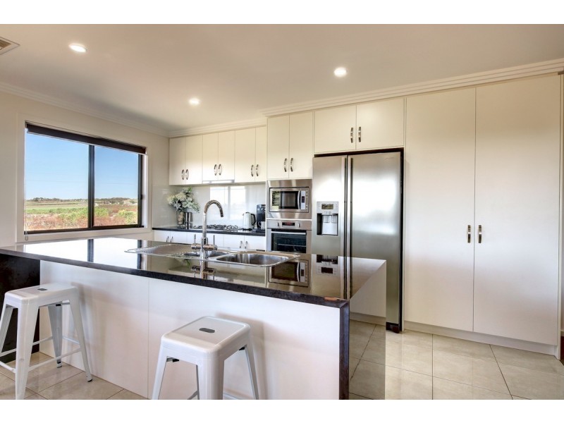 2 Murray Avenue, Woodlane SA 5238