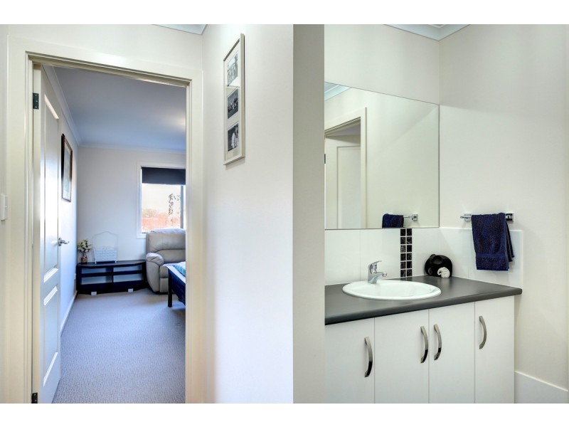 2 Murray Avenue, Woodlane SA 5238