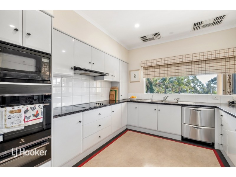 41 Crompton Drive, Wattle Park SA 5066