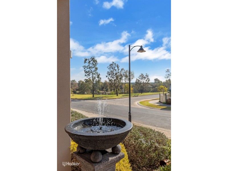 24 Mallard Crescent, Mawson Lakes SA 5095