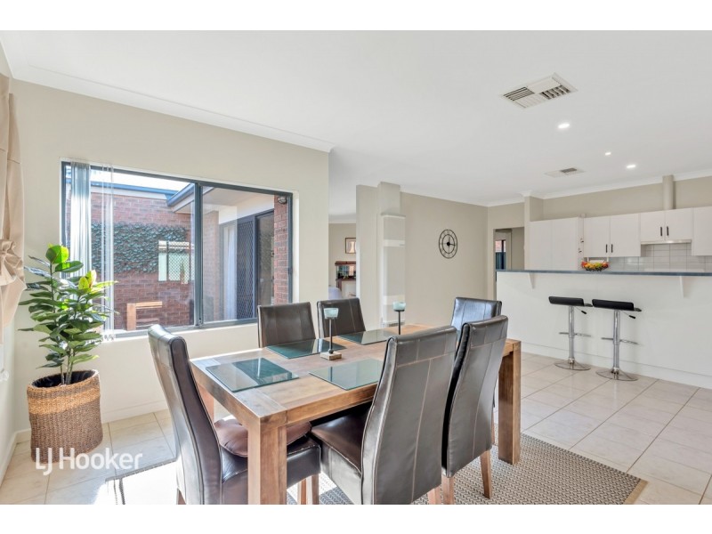 24 Mallard Crescent, Mawson Lakes SA 5095