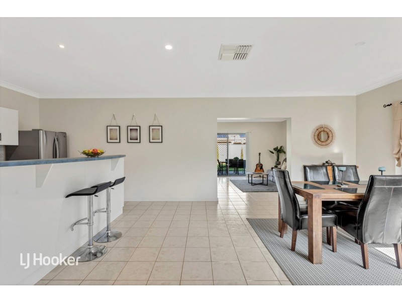 24 Mallard Crescent, Mawson Lakes SA 5095