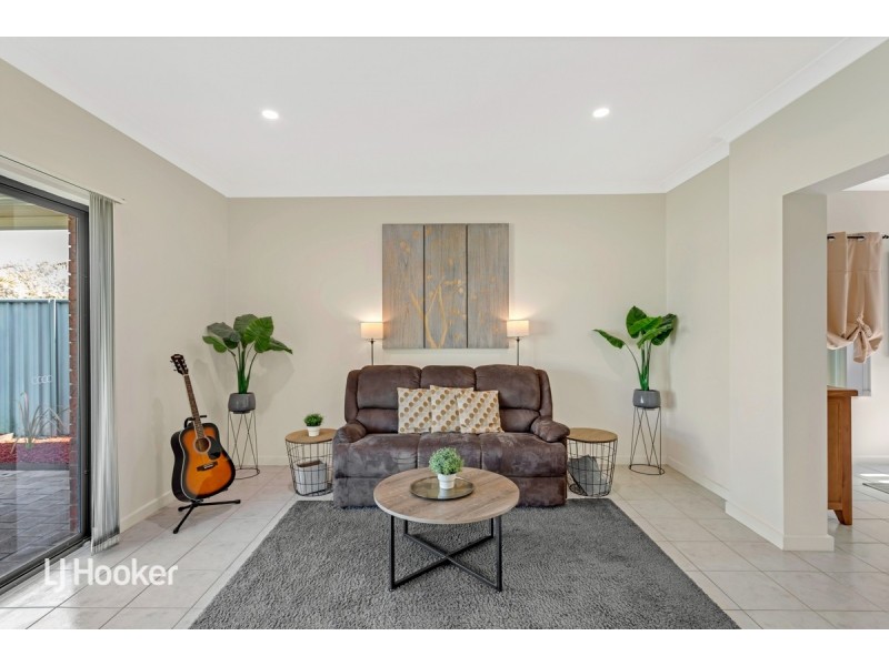 24 Mallard Crescent, Mawson Lakes SA 5095