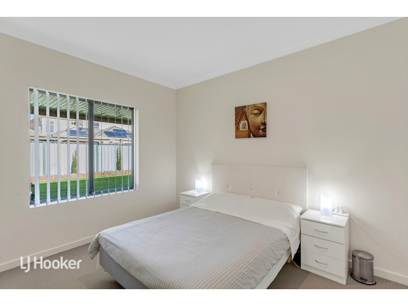 24 Mallard Crescent, Mawson Lakes SA 5095