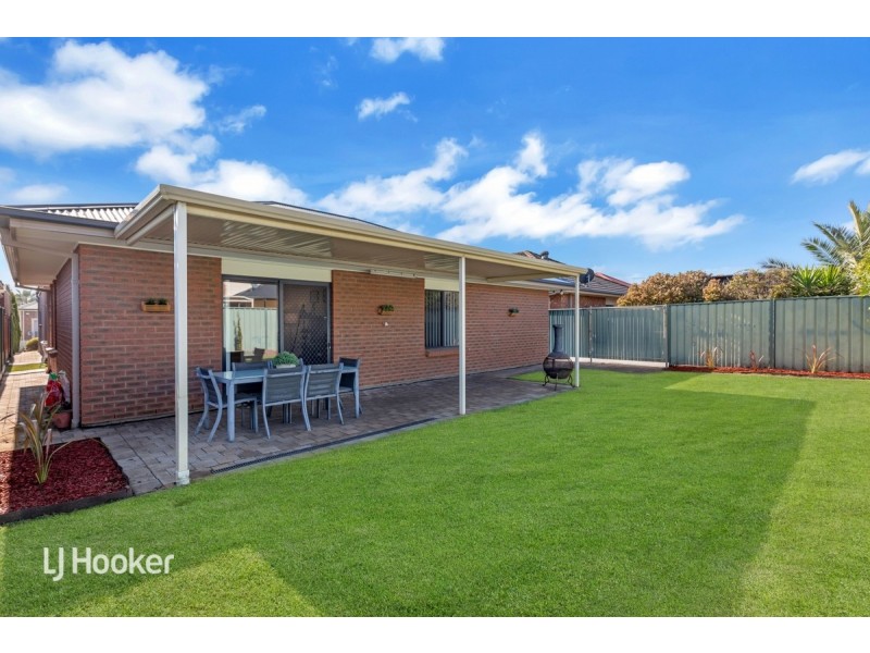 24 Mallard Crescent, Mawson Lakes SA 5095