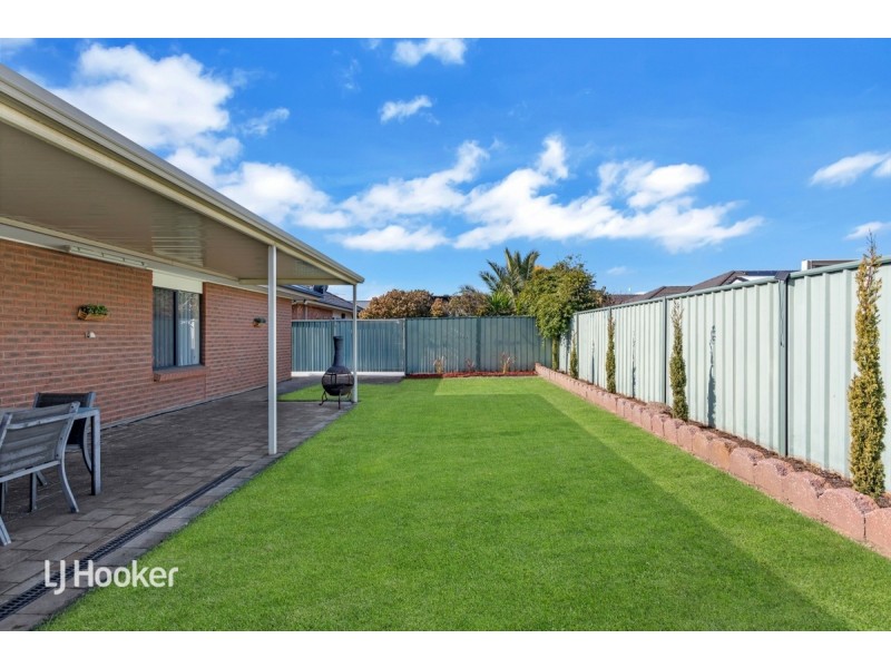 24 Mallard Crescent, Mawson Lakes SA 5095