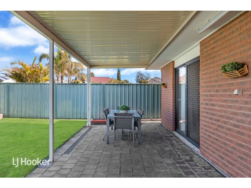 24 Mallard Crescent, Mawson Lakes SA 5095
