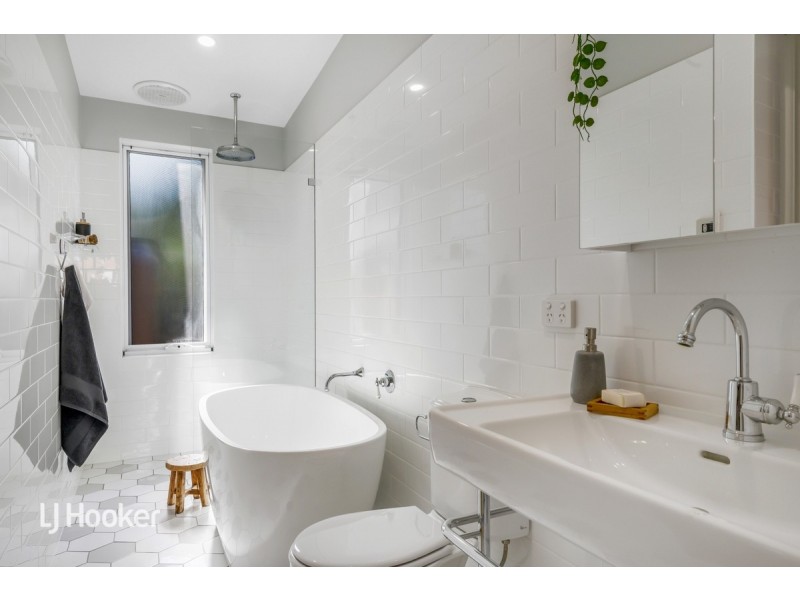 22 Sixth Avenue, St Peters SA 5069