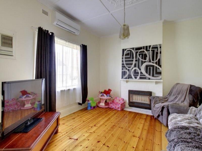 2 Canterbury Avenue, Trinity Gardens SA 5068