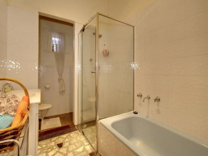 2 Canterbury Avenue, Trinity Gardens SA 5068