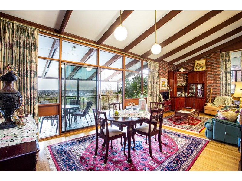 6 Tatiara Grove, Rostrevor SA 5073