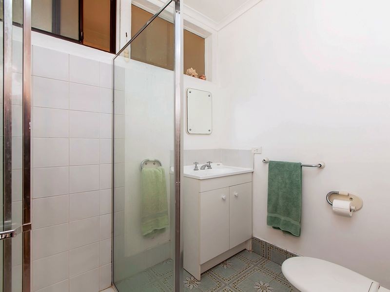 24 Gurrs Road, Kensington Park SA 5068