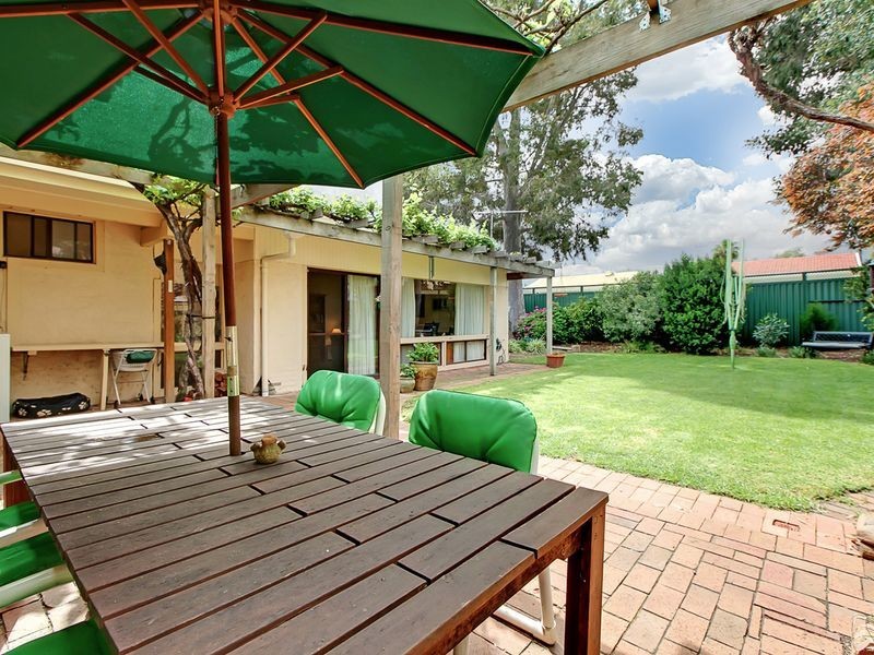 24 Gurrs Road, Kensington Park SA 5068