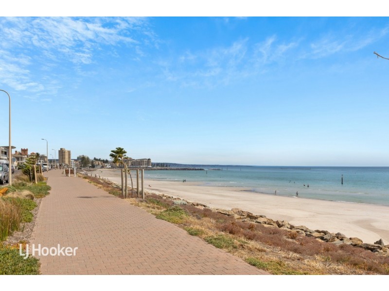 2/52 North Esplanade, Glenelg North SA 5045