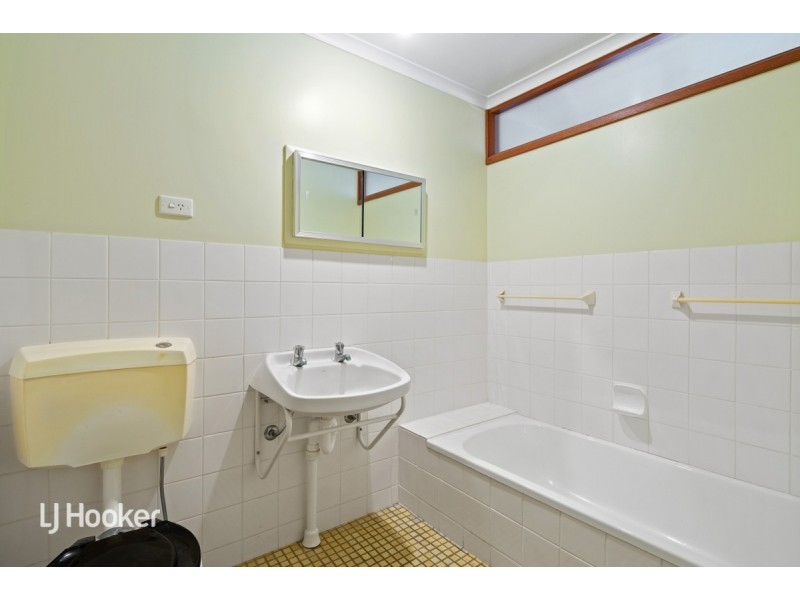 17 Minorca Crescent, Hackham West SA 5163