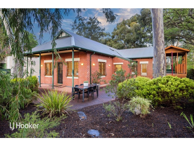 18 Canterbury Terrace, Black Forest SA 5035