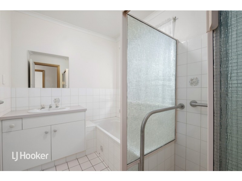 17 Lantern Drive, Seaford Rise SA 5169