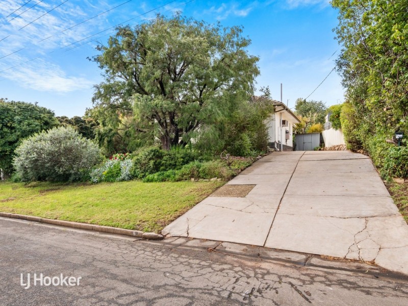 5 Yulinda Terrace, Para Hills SA 5096