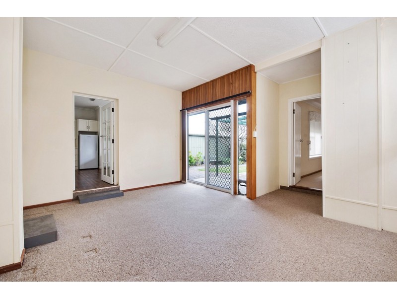 36 Sampson Road, Mitchell Park SA 5043