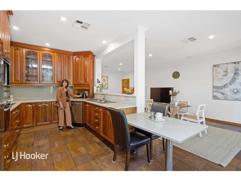6 Kingfisher Circuit, Flagstaff Hill SA 5159