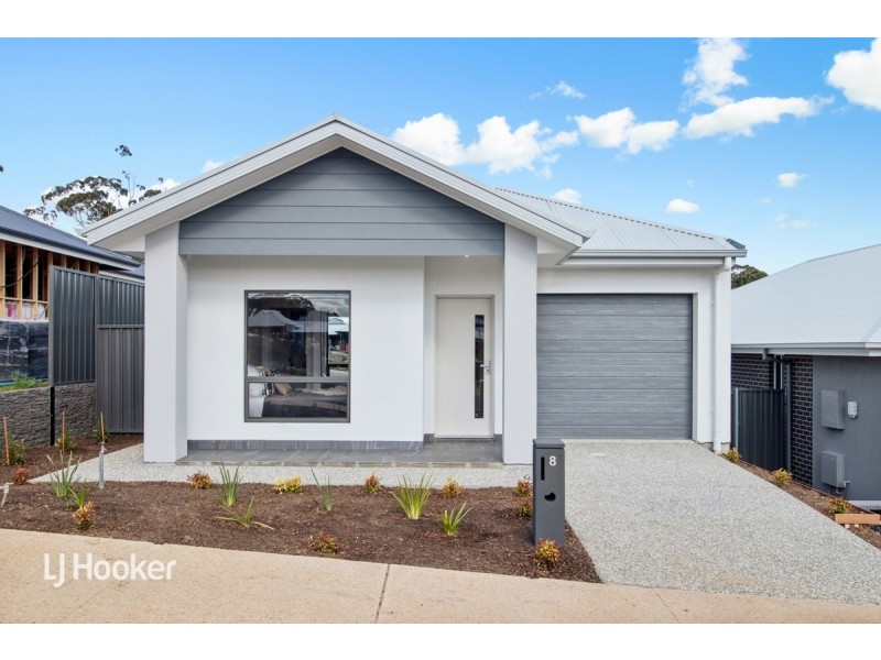 8 Newbury Street, Mount Barker SA 5251