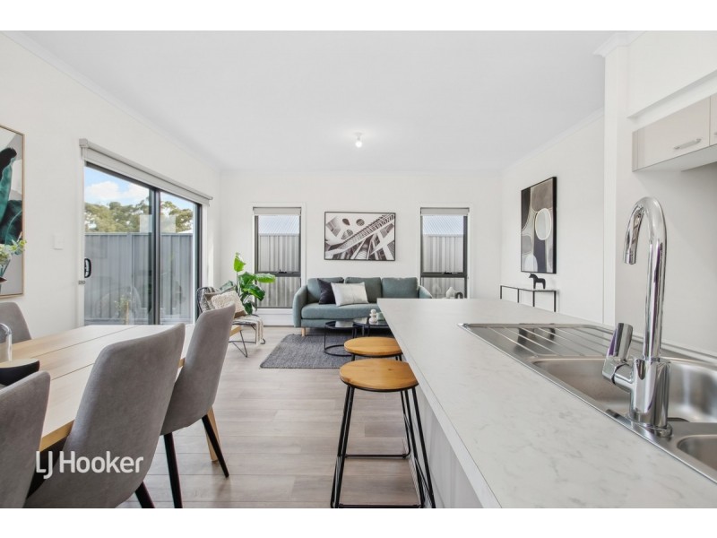 8 Newbury Street, Mount Barker SA 5251