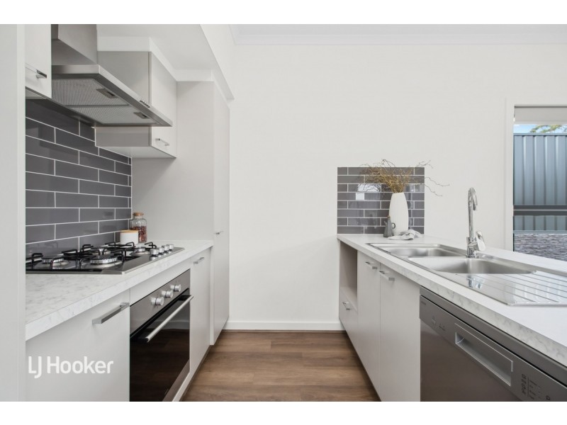 8 Newbury Street, Mount Barker SA 5251