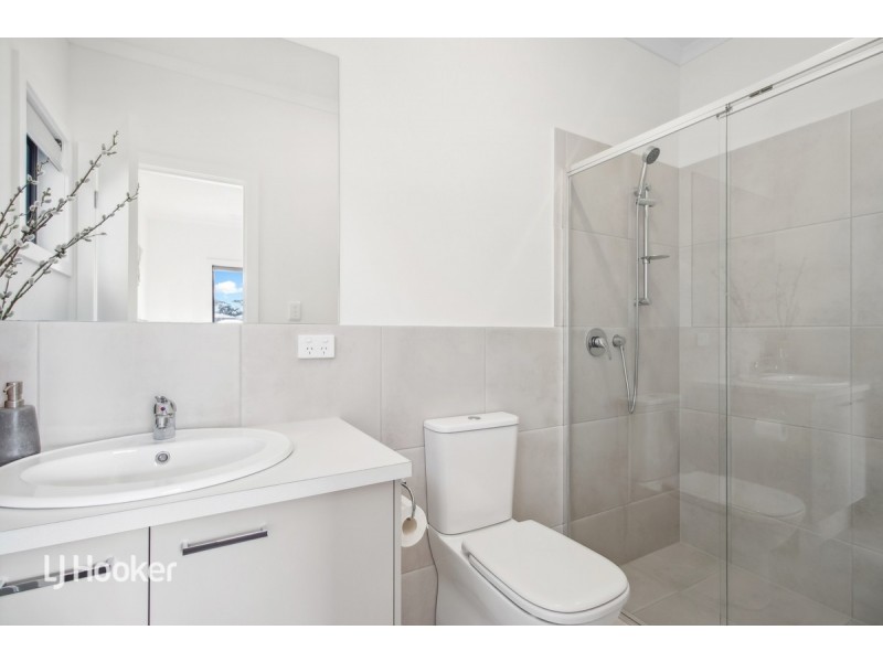 8 Newbury Street, Mount Barker SA 5251