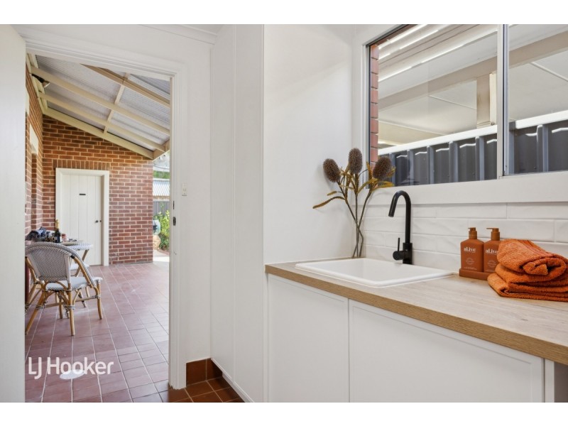 1 Farah Place, Cumberland Park SA 5041