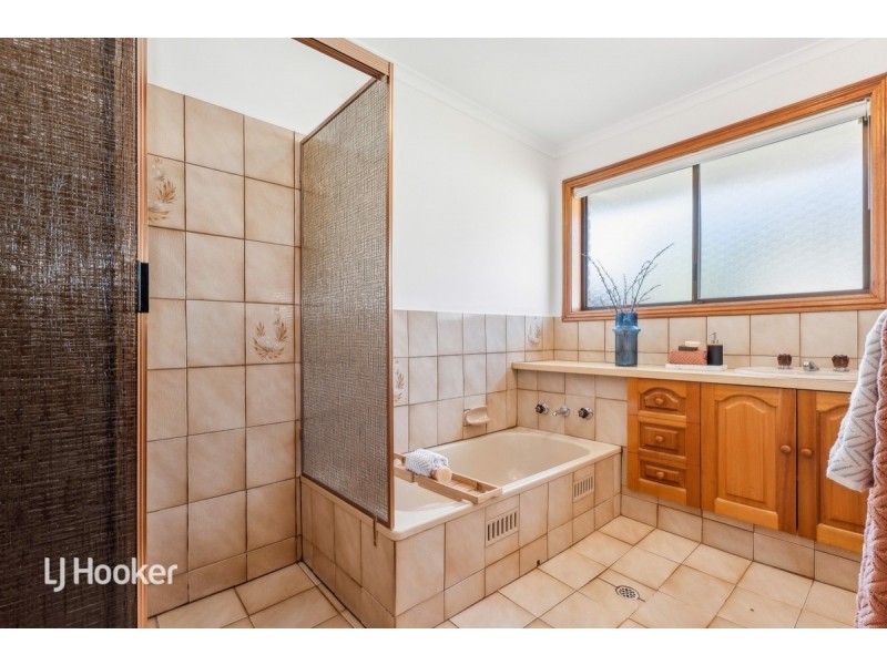 1 Tranquil Court, Campbelltown SA 5074