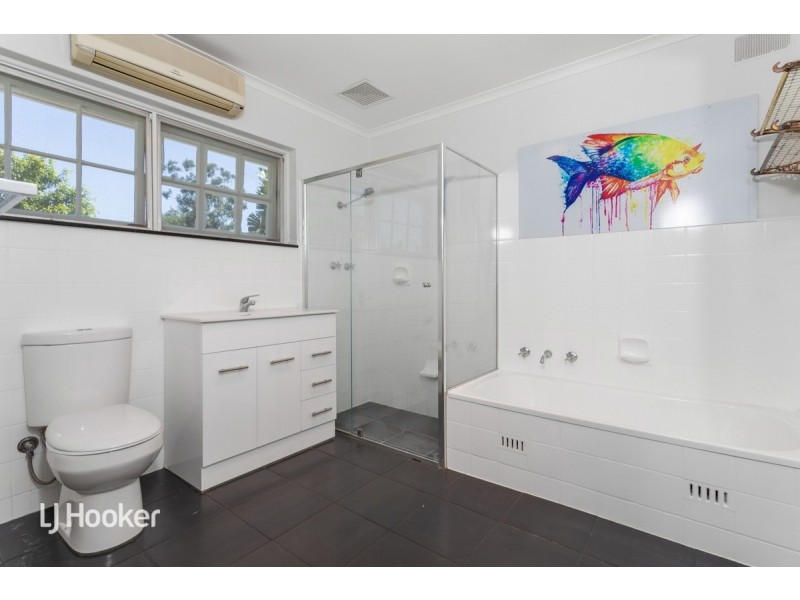 11 Rodger Avenue, Leabrook SA 5068