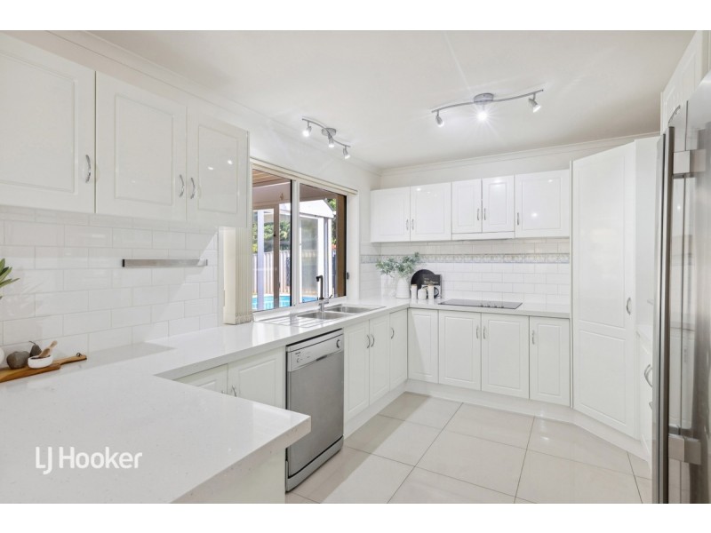 9 Grand Boulevard, Seaford Rise SA 5169