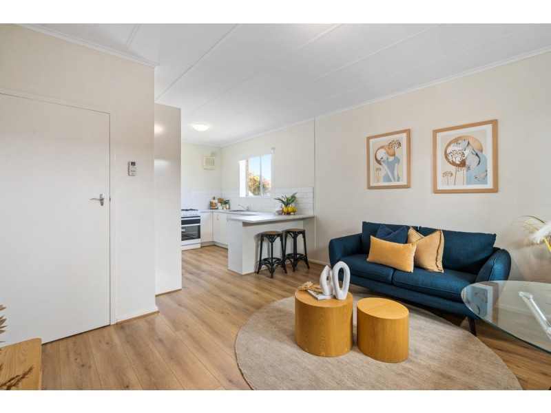 1/72 Downing Street, Hove SA 5048