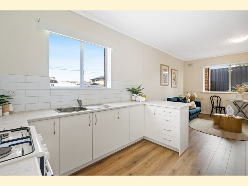1/72 Downing Street, Hove SA 5048