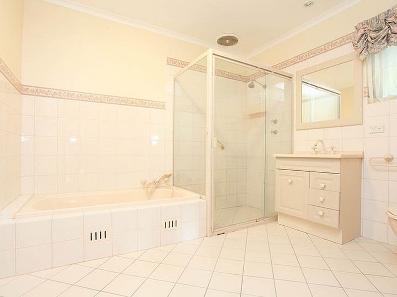10 Riesling Crescent, Wattle Park SA 5066