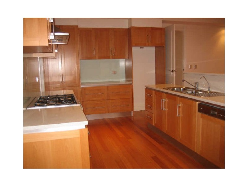 4 Player Avenue, St Peters NSW 2044