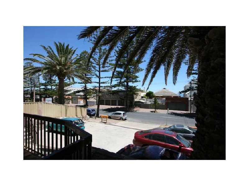8/172 Seaview Road, Henley Beach South SA 5022