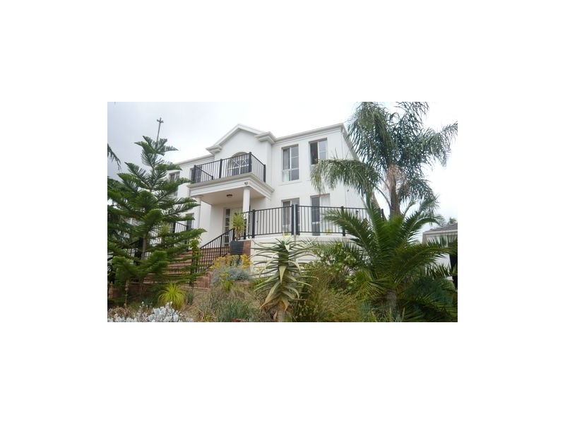 2 Glengarry Drive, Woodforde SA 5072