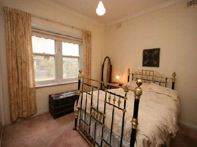 18 Roslind Street, Kensington Gardens SA 5068