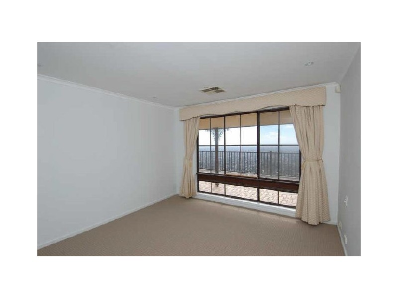 9 Seaview Road, Mount Osmond SA 5064