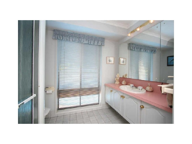 9 Seaview Road, Mount Osmond SA 5064