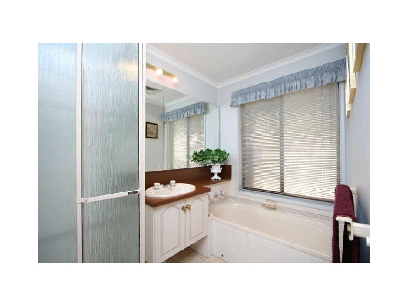 9 Seaview Road, Mount Osmond SA 5064