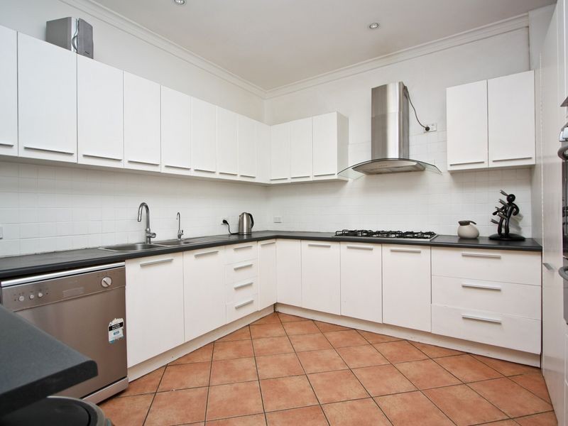 33 Stephen Terrace, St Peters SA 5069