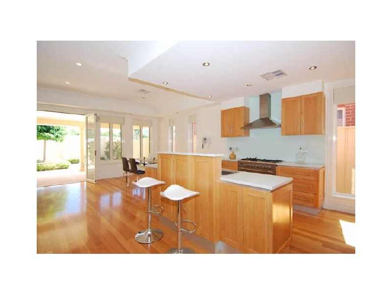 4 Player Avenue, St Peters SA 5069