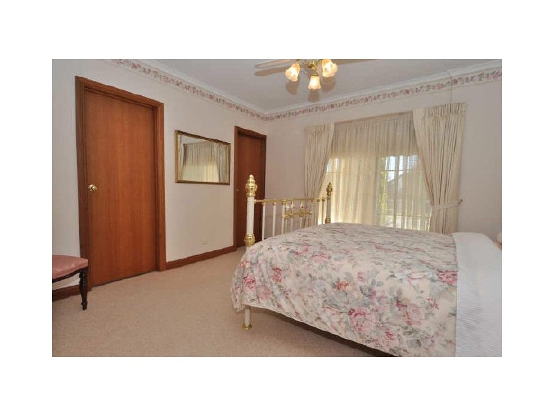 7 Rawson Penfold Drive, Rosslyn Park SA 5072