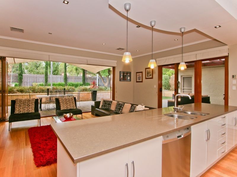 4 Wallace Street, Erindale SA 5066