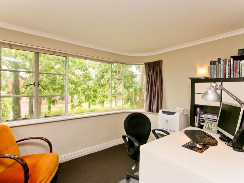 4 Wallace Street, Erindale SA 5066